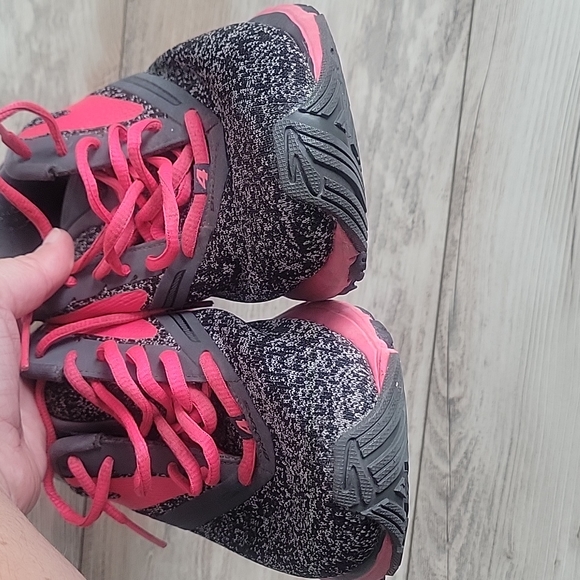 Brooks Launch 4 Running Shoes Black Pink Low Top Lace Up Women 9.5 1202341B018 - Picture 3 of 8